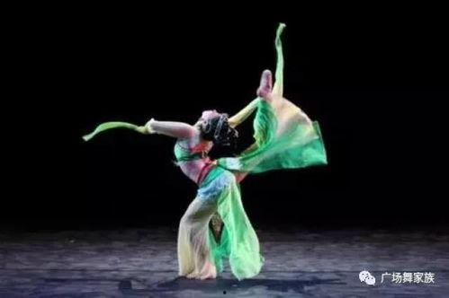 酒泉舞蹈成人古典舞视频,成人舞者演绎传统艺术之美