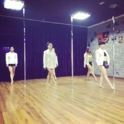 成人爵士抒情舞蹈视频