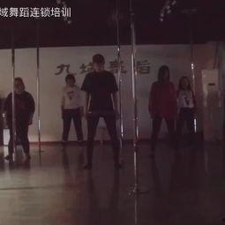 成人爵士抒情舞蹈视频